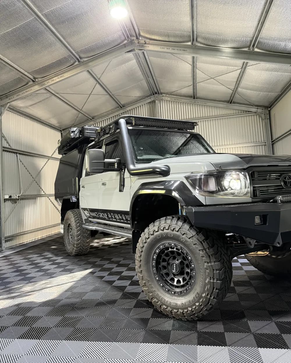 Drewsy's 79 in the shed, bar work, lights and snorkel up front.